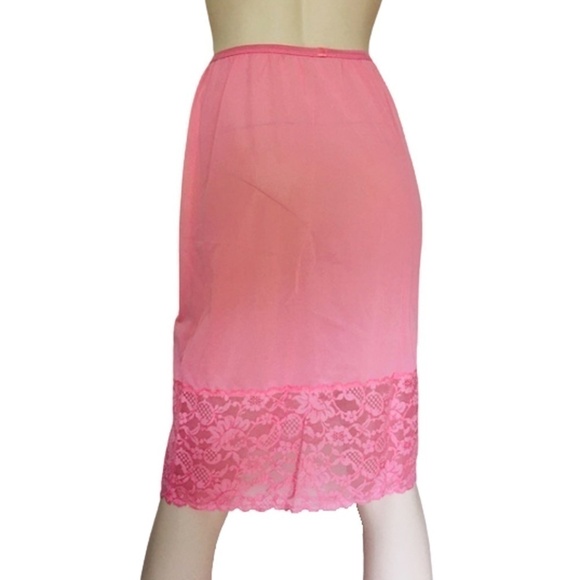 VINTAGE 1960s Vanity Fair Lace Lacy Pink Half Slip Pillow Tab Below Knee - Picture 2 of 10